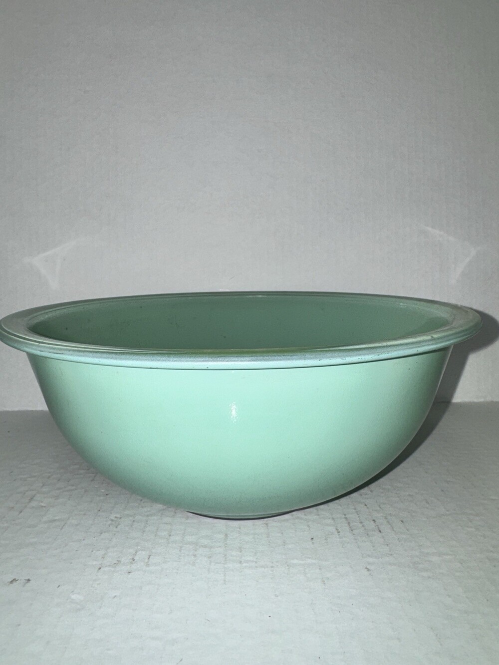 Vintage Pyrex 325 Mint Green Mixing Bowl 2.5L Clear Bottom 10”